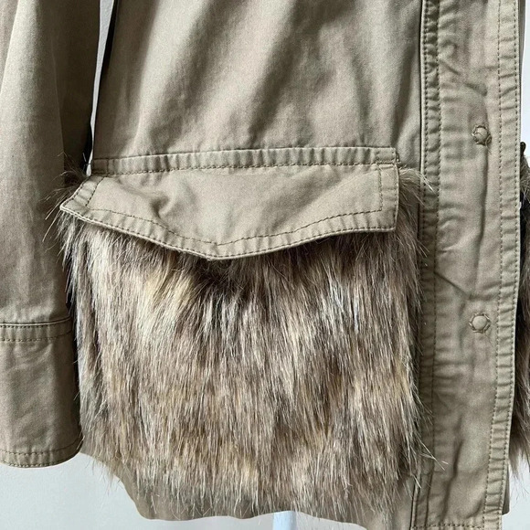 Anthropologie | Saskia army green faux fur trimmed utility jacket. Size: XS - Picture 4 of 16